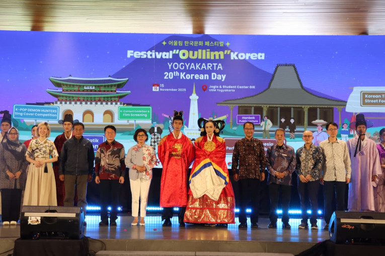 UGM celebrates the 20th Korean Day through the Festival Oullim Korea, highlighting cultural harmony between Indonesia and Korea through performances, hanbok experiences, and strong community participation.