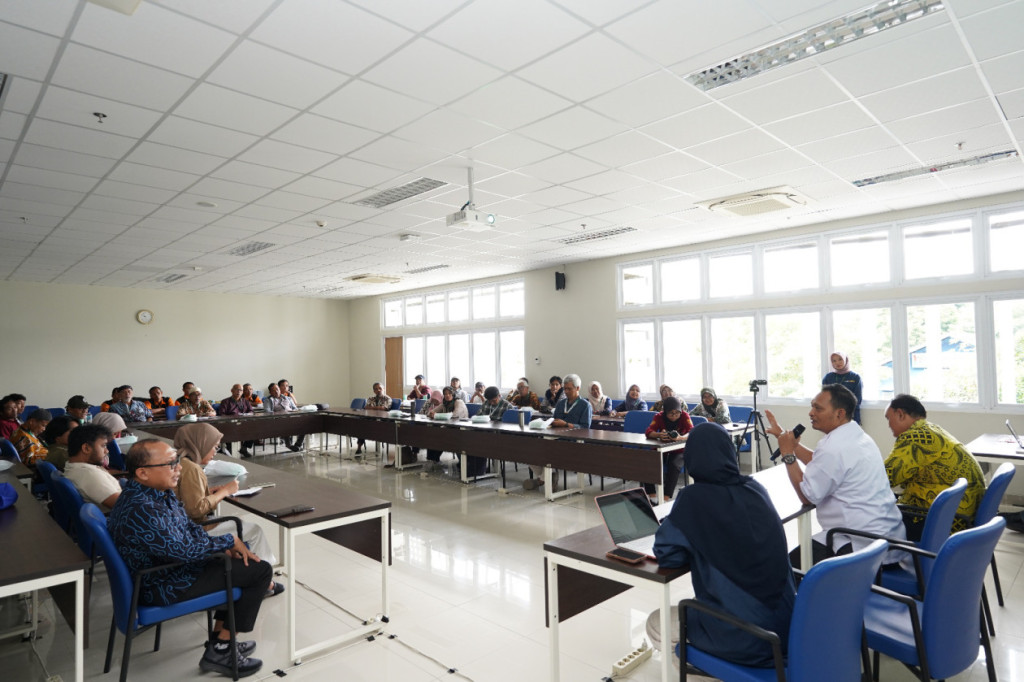 UGM Faculty of Animal Science holds a workshop promoting community-driven waste management and circular economy to address waste challenges in Yogyakarta.