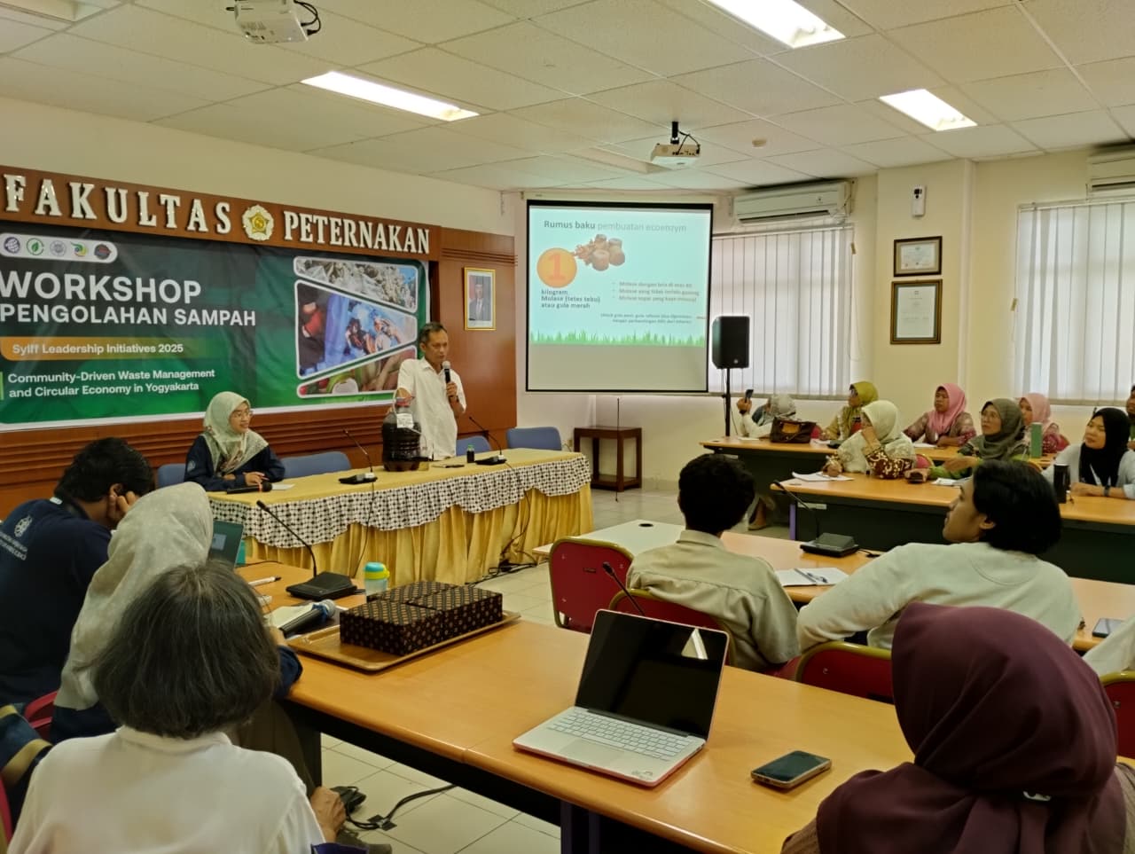 UGM experts highlight the potential of maggot as a sustainable protein source for animal feed while supporting integrated waste management solutions.