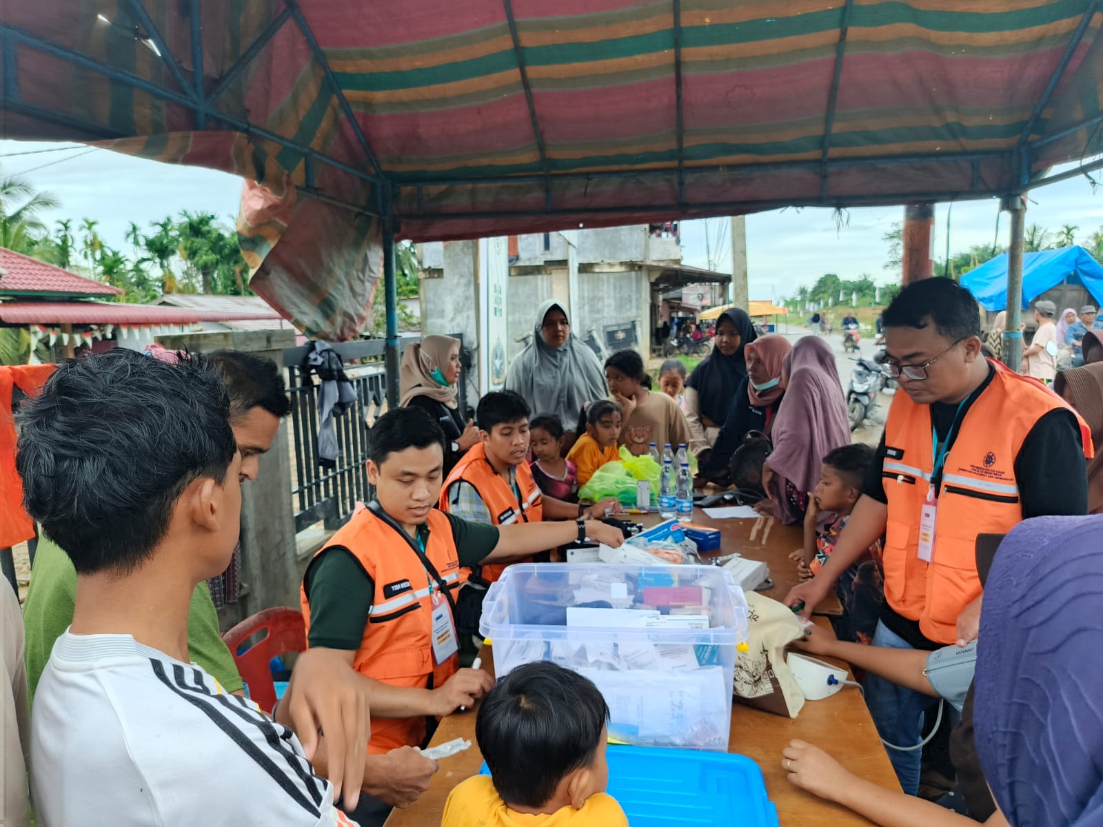 UGM deploys weekly medical teams to Aceh to support disaster response, strengthen health services, and reinforce local health system resilience. 