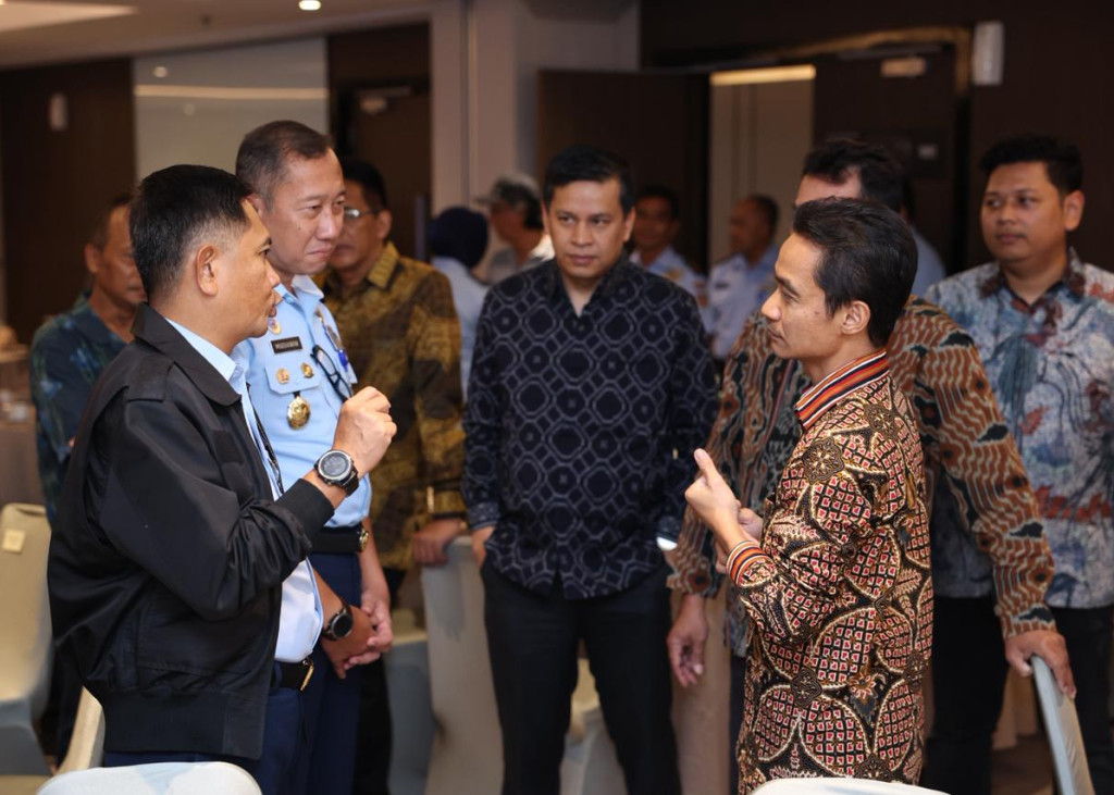 UGM and Pusterau formalize aerospace cooperation with the handover of two trike aircraft to support education, research, and air defense readiness.