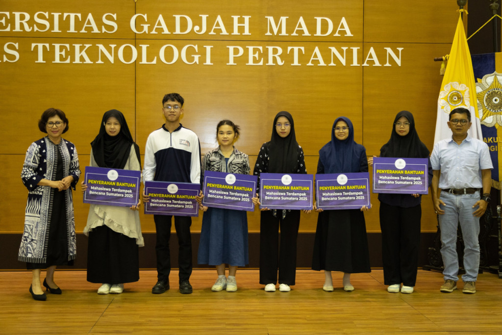 UGM delivers academic, psychological, and financial assistance to 162 students whose families were affected by disasters in Aceh, North Sumatra, and West Sumatra.