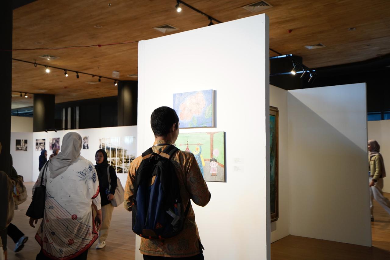 Ahead of Nitilaku 2025, UGM presents an art exhibition and a campus history showcase highlighting its academic journey and cultural heritage.