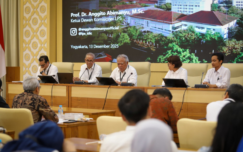 UGM and Kagama held a policy dialogue to bridge academic research with societal needs and promote evidence-based public policymaking.