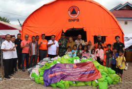 KAFEGAMA distributes IDR 200 million in humanitarian aid to flood and landslide victims across four affected regions in West Sumatra