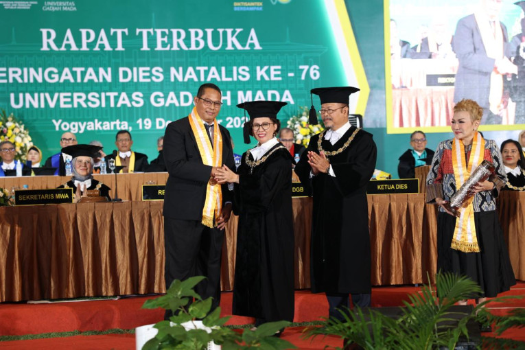 Eka Sari Lorena Soerbakti dan Abdul Rohman Raih Anugerah UGM