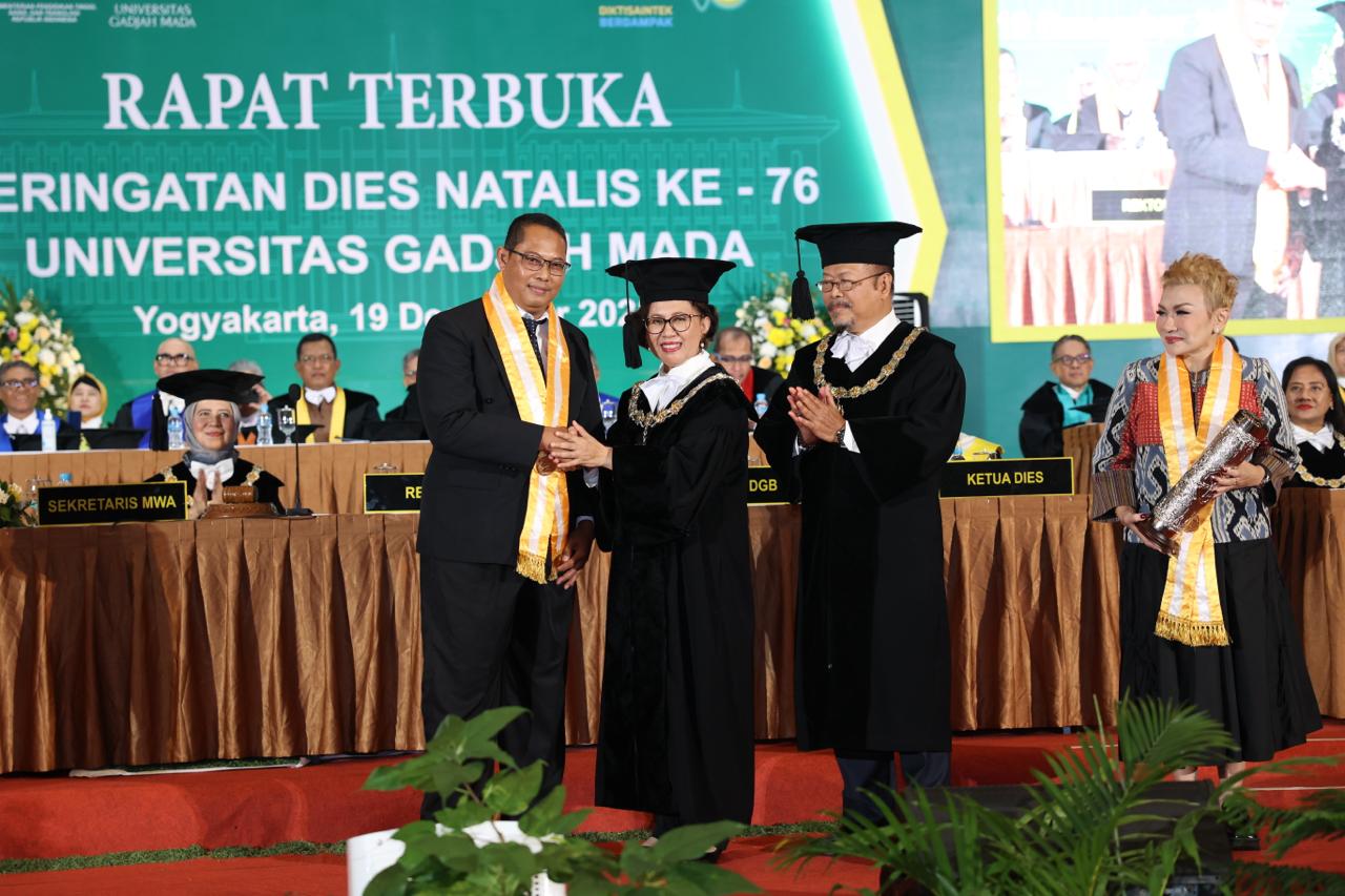 Eka Sari Lorena Soerbakti dan Abdul Rohman Raih Anugerah UGM