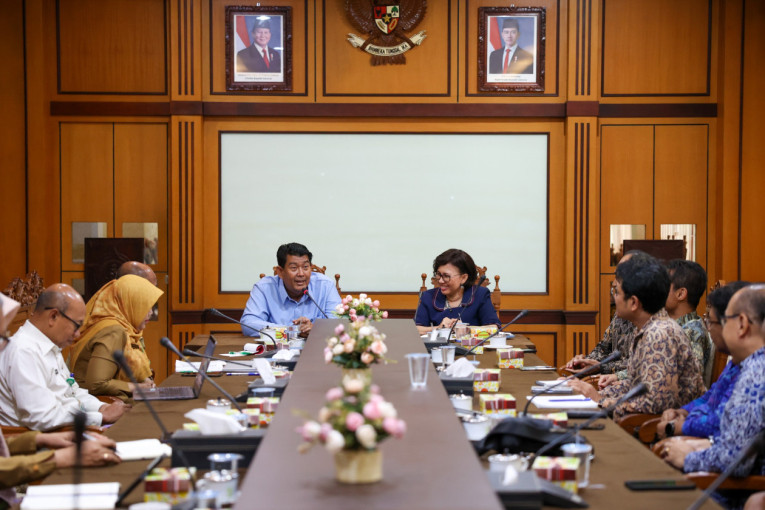 UGM and the Kulon Progo Regency Government discuss plans to develop Nyi Ageng Serang Hospital as a strategic healthcare hub in western Yogyakarta.