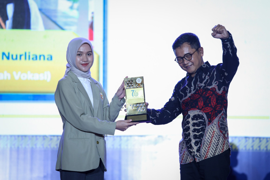 UGM honors 71 outstanding achievers in 2025 across six categories, celebrating dedication, innovation, and contributions to the University and society.