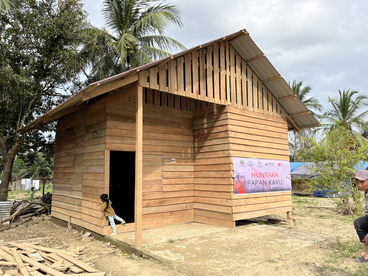 UGM builds 550 driftwood-based temporary shelters to help flood survivors in Aceh move from emergency tents to safe, healthy housing.