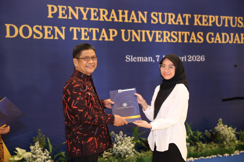 UGM inaugurates 193 new officials and hands over 110 appointment decrees to prospective permanent lecturers, strengthening leadership and academic capacity.