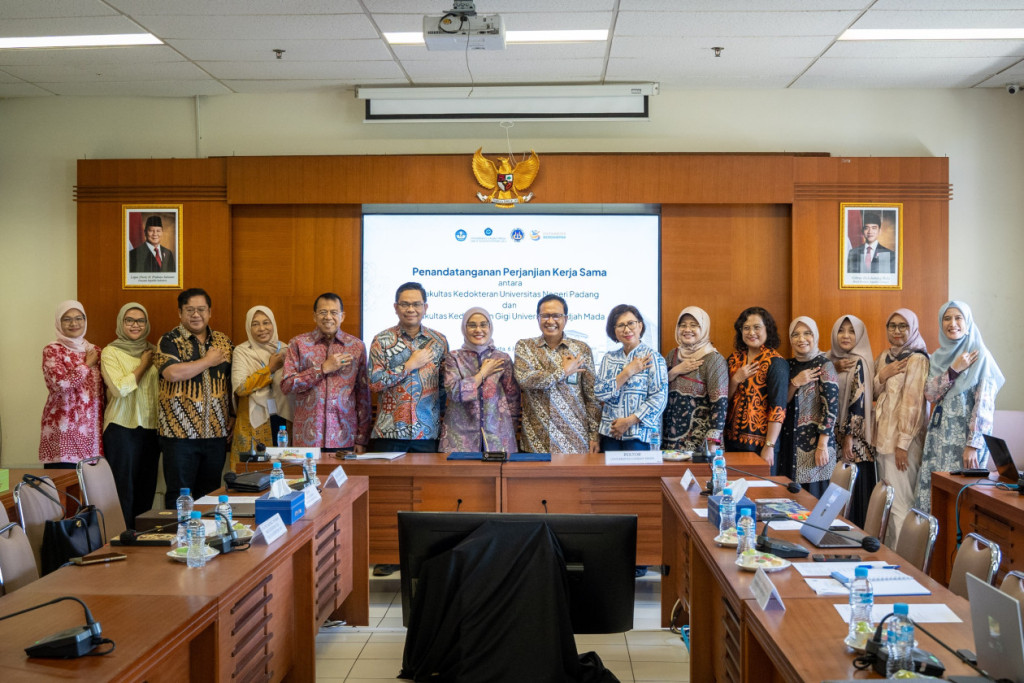 UGM commits to mentoring Universitas Negeri Padang in establishing a Dentistry Study Program to strengthen dental health education in Indonesia.