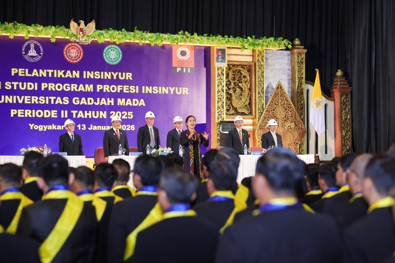 Universitas Gadjah Mada inaugurates 901 new professional engineers, strengthening Indonesia’s human resources in engineering and technology.