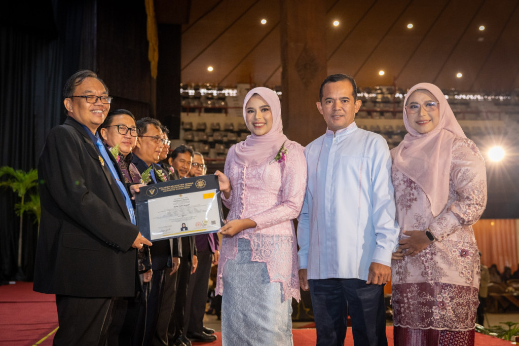 UGM’s Faculty of Veterinary Medicine inaugurates 205 new veterinarians, strengthening Indonesia’s animal health and food security sectors.