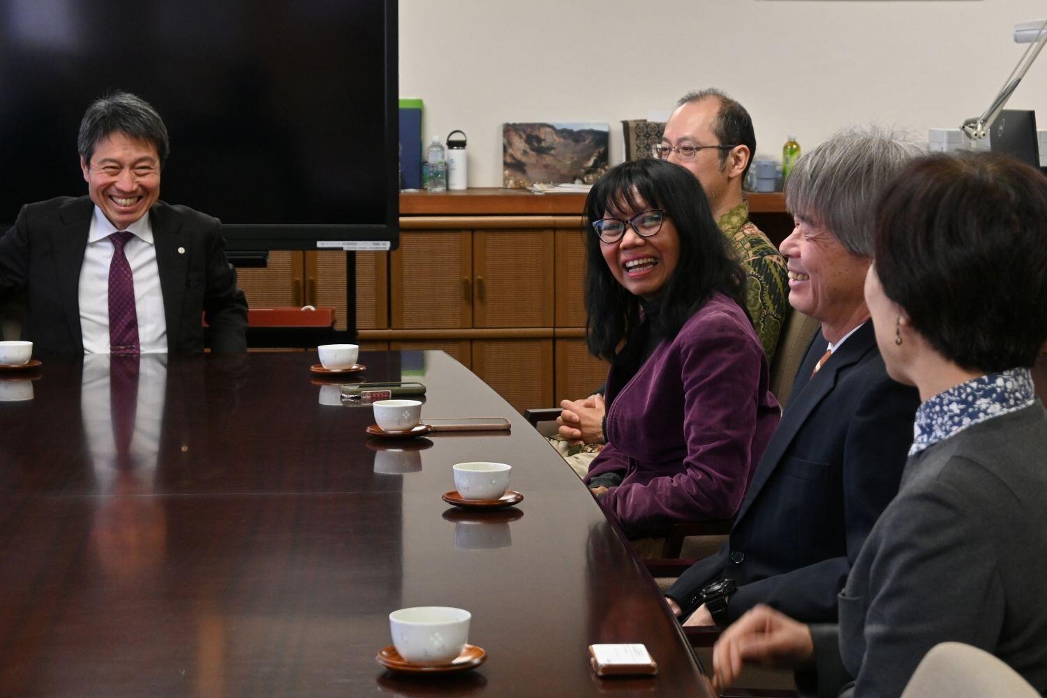 UGM Professor Ani Widiastuti teaches adaptive agriculture at Ibaraki University through a cross-appointment, strengthening international academic collaboration.