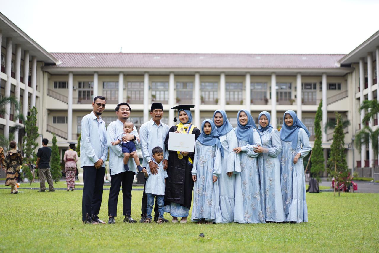 Through UGM’s fast-track program, Tria Sofie completed her master’s degree at 22, becoming the youngest graduate of the Faculty of Geography.