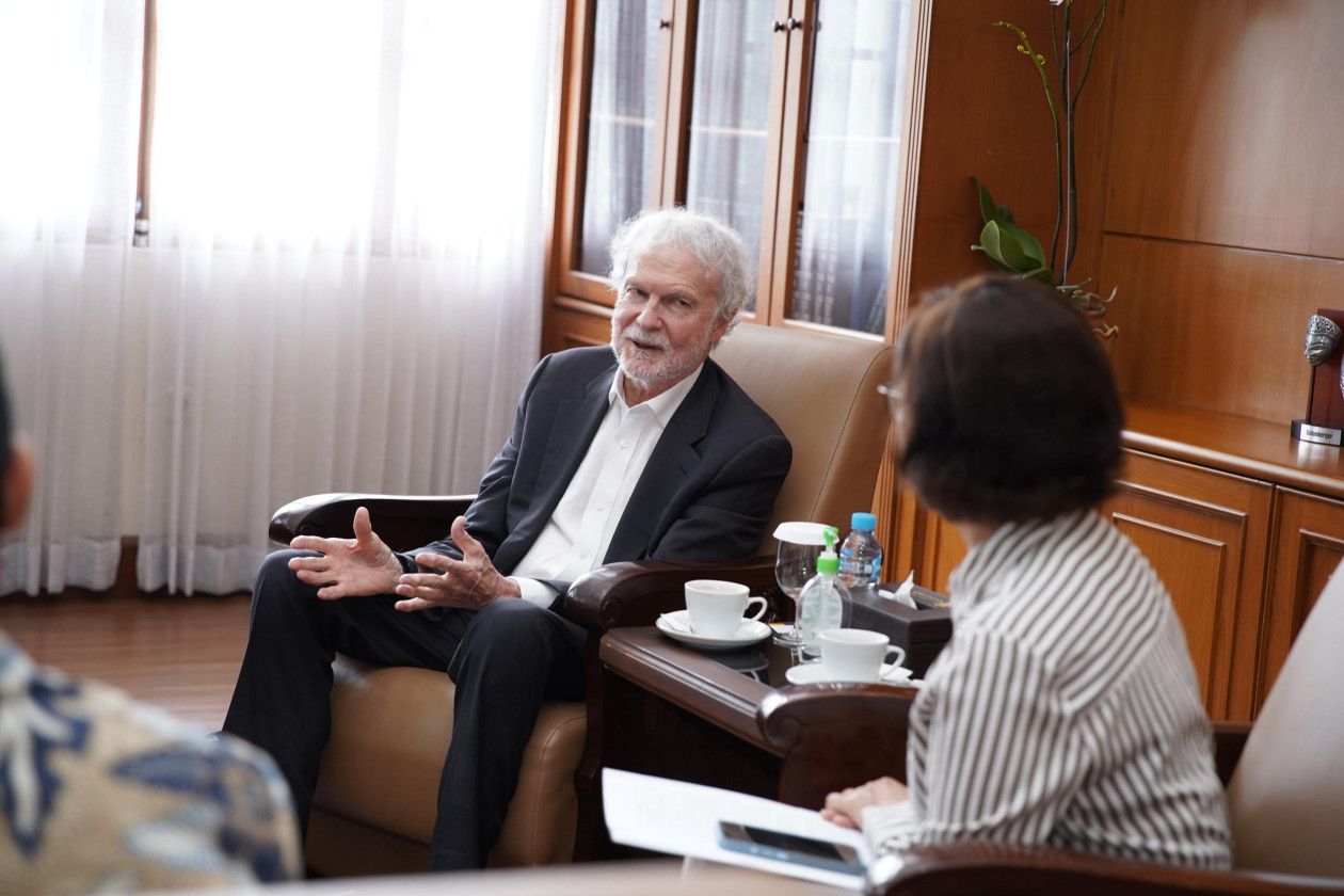 UGM and the Jardine Foundation discuss expanding scholarship collaboration to support access to undergraduate and postgraduate education.