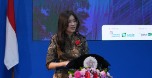 Portrait of Cynthia Fransisca, UGM Accounting graduate with a 3.97 GPA.