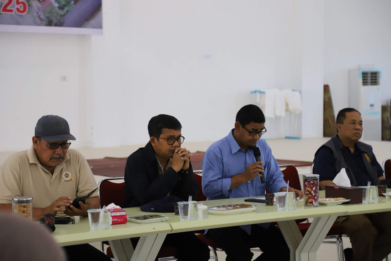 UGM KKN students assist disaster-affected communities in Aceh by supporting economic recovery and providing psychosocial assistance.