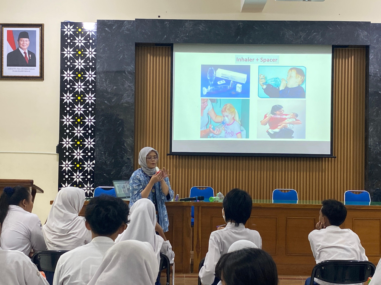 UGM researchers conduct school-based asthma screening to improve child health in Yogyakarta.