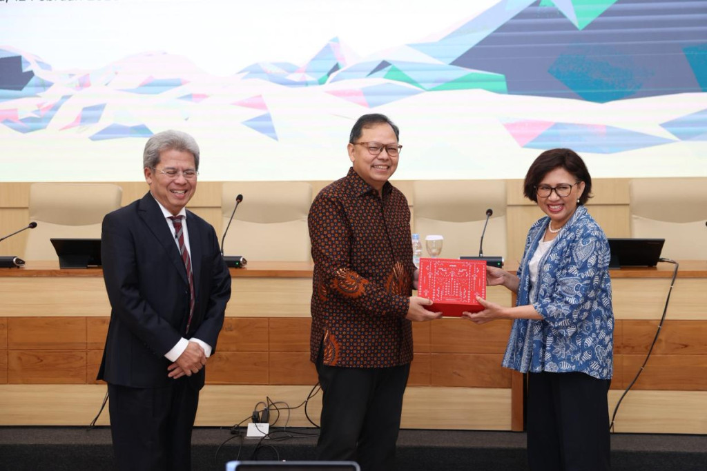 Launch of the Tropical–Polar Interconnection Research Group at UGM.