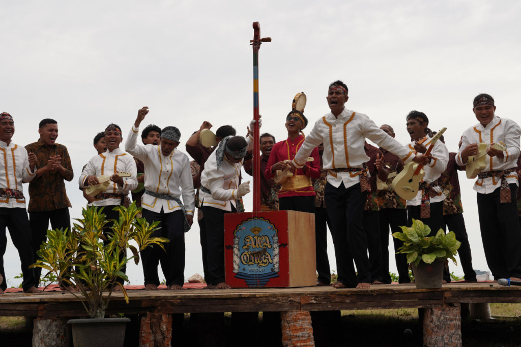 UGM KKN students and Morotai residents host the Rao Rayo Festival to celebrate coastal culture and local identity.