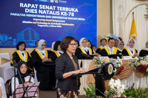 UGM Rector Professor Ova Emilia speaking at the 78th anniversary celebration of the Faculty of Dentistry.