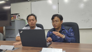 Giga Hidjrika Aura Adkhy presenting the AI-based mental health platform Aika