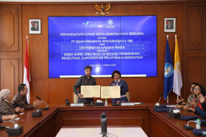 UGM Rector Ova Emilia and Mayapada Group representatives signing a healthcare innovation partnership.