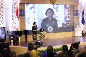 UGM rector and faculty leaders at the FK-KMK UGM Dies Natalis ceremony.