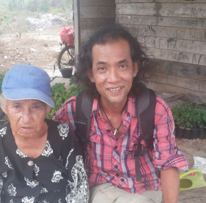 Community and researchers working together on land rehabilitation in Belitung