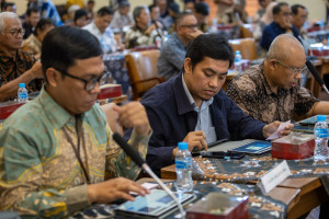 UGM Academic Senate plenary meeting appointing Board of Trustees members for 2026–2031 term