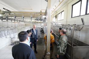 UGM Partners with Toros Farm to Enhance Student Skills Through Chicken Slaughterhouse Management