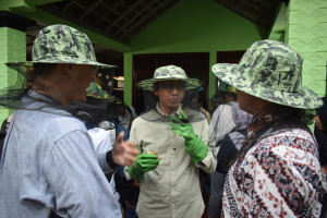 UGM researcher explains the challenges faced by local honey producers in maintaining product quality.