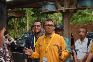 UGM researcher explains the challenges faced by local honey producers in maintaining product quality.