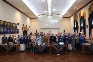 UGM professors attending workshop at Senate Hall