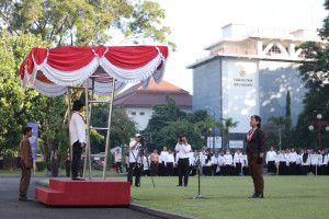 UGM Rector delivering speech during Hardiknas commemoration
