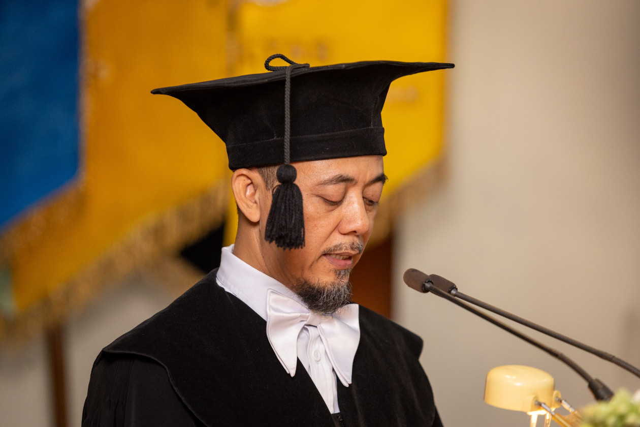 Dikukuhkan jadi Guru Besar UGM, Aris Munandar Soroti Cara Komunikasi Bahasa Inggris Masyarakat RI