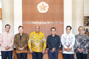Representatives from UGM and Papua Provincial Government at MoU signing event in Yogyakarta