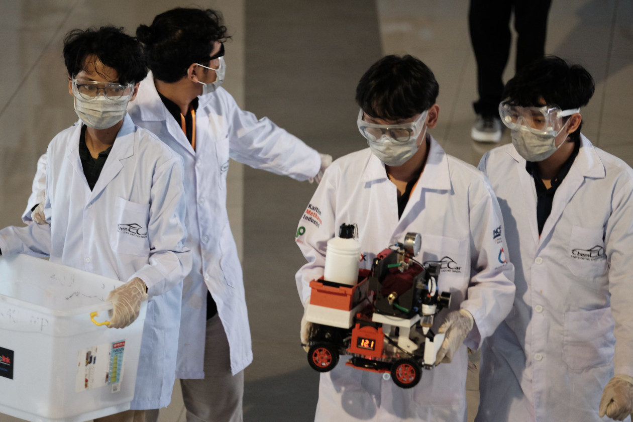 Mahasiswa UGM Raih 3 Gelar Juara di Indonesia Chemical Reaction Car Competition