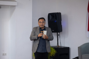 Researcher and BPH Migas officials discuss fuel access in Indonesia’s remote regions at UGM.