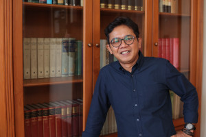 Sociologist Dr. Arie Sujito highlights the socioeconomic risks of prolonged economic pressure in Indonesia.