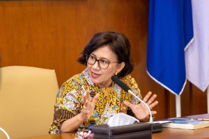 UGM Rector Prof. Ova Emilia and APN representatives discuss collaboration in sustainable farming and food security.
