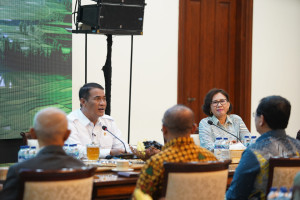 Indonesia's Minister of Agriculture Andi Amran Sulaiman meets with UGM Rector Professor Ova Emilia and the UGM delegation in Jakarta.