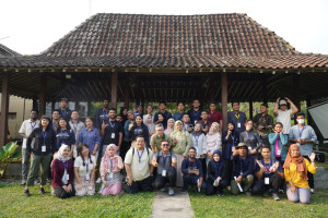 Participants engage in field activities in Wonokerto Village as part of the One Health Summer Course.