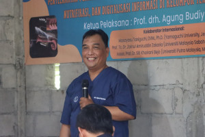 Faculty of Veterinary Medicine UGM team providing training on cattle reproduction and nutrition management