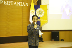 Dr. Danang Sri Hadmoko delivered his speech during the Global Logistics and Supply Chain Management Summer School 2026.