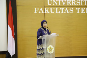 Professor Eni Harmayani gave remarks on the Global Logistics and Supply Chain Management Summer School 2026.