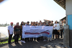 UGM community service program introduces SWRO technology to support coastal salt farming communities.