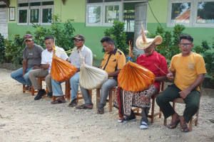 Welcoming ceremony for the UGM KKN-PPM Cakrawala Rote 2026 team in Serubeba Village.